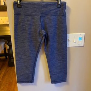 Lululemon mid rise cropped legging size 8